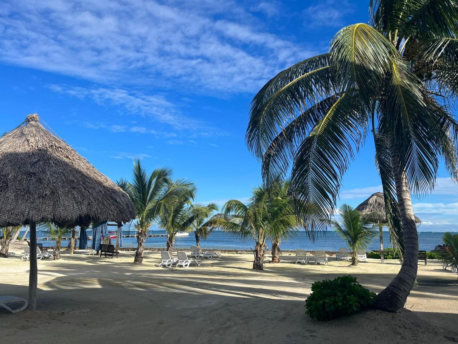 Captain Morgan'S Retreat San Pedro  Exteriör bild