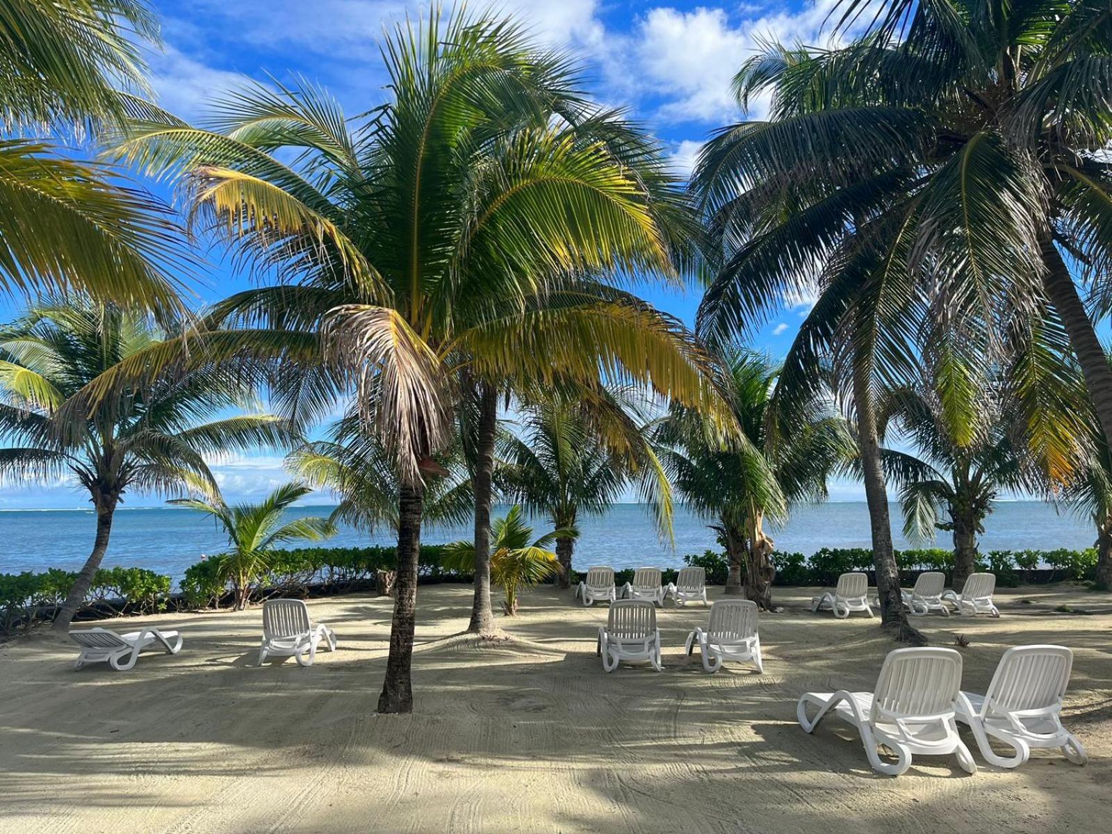 Captain Morgan'S Retreat San Pedro  Exteriör bild