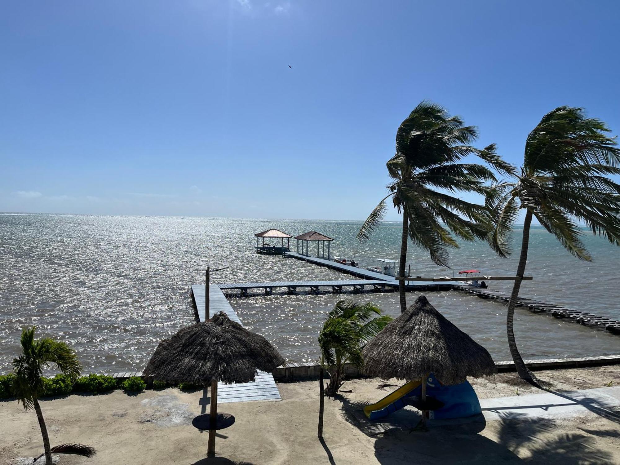 Captain Morgan'S Retreat San Pedro  Exteriör bild